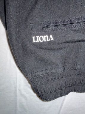 Vuori Black Athletic pants with Inner Brand Tag